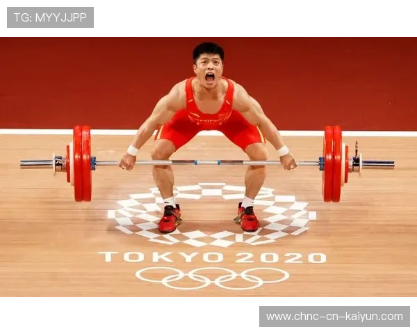 “举重赛事：高新体育中心选手力拔山河，彰显超级力量”